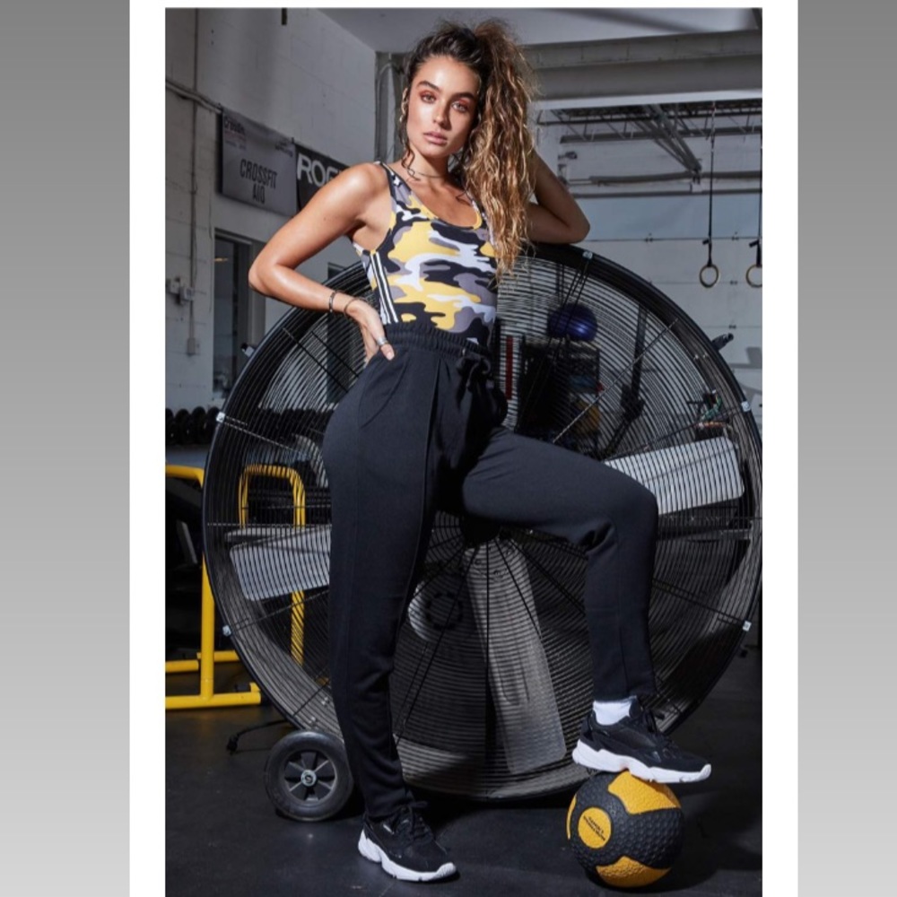 Sommer Ray Jogger